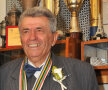 Ion Panţuru, în momentul în care
a primit titlul de
Cetățean de Onoare
la Bușteni