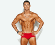 FOTO Adevărul despre ședința foto a lui Ronaldo » Cum arată abdomenul portughezului în realitate, comparativ cu revista
