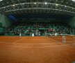 Imagini de la Brașov, din Cupa Davis, din 2005, atunci cînd ITTF a dat derogare României pentru a se putea disputa partida într-o sală cu o capacitate de doar 1.500 de locuri