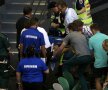 FOTO + VIDEO Scene șocante la Australian Open! Meciul Anei Ivanovici din nou întrerupt, tot pe "Rod Laver" » Antrenorul ei a leșinat în timpul meciului și a căzut pe scări