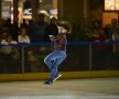 FOTO Sos dublu, triplu Axel » Fără patinoar la Bucureşti, competiţiile de patinaj se ţin la mall, lîngă restaurante
