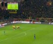 VIDEO Reluarea pe tabelă a unui gol înscris din ofsaid la Dortmund - Ingolstadt l-a împiedicat pe arbitru să-l anuleze: ”Ne alergau fanii!”