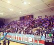 VIDEO + FOTO Au renunţat la fotbal pentru baschet! Show făcut de galeria Stelei la derby-ul cu Dinamo