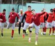 FOTO "Câinii" în haine noi » Dinamo a semnat azi un contract care o face să arate ca echipele mari