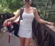 VIDEO&FOTO Curaj sau nebunie!? Cum a încercat un bărbat să o impresioneze pe cea mai sexy jucătoare de golf