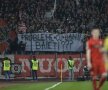 FOTO Galeria Stelei întâmpinată cu aroganțe » Bannere speciale pregătite de dinamoviști pentru rivalii spărgători de protest