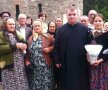FOTO Sfânta speculă :) » Un preot român vinde bilete la România - Spania la suprapreț! Reacția acestuia