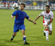 Derby de colecție: duel Florentin Dumitru - Claudiu Niculescu într-un Steaua - Dinamo din 2003. FOTO: GSP