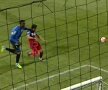 FOTO Steaua bârsană » Gafele arbitrilor au influențat rezultatul din Viitorul - Steaua 1-3 » Henț și un penalty ușor!