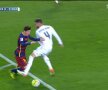 FOTO 3 faze controversate în El Clasico » Barcelona a cerut penalty la Messi, Realul "roșu" la Suarez și gol regulamentar la Bale