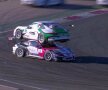 SANDVIȘ CU PORSCHE. Un acroșaj la Porsche Cup a adus două Carrera una peste alta. "Și uite așa se face un bebe Porsche", au comentat amuzați internauții. foto: eurosport