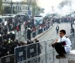 Fum și urale. Atmosferă mai tare ca-n toată Liga 1 înainte de Beșiktaș-Bursaspor, 3-2, foto: reuters