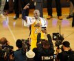 GOODBYE, KOBE! Ultimul meci pentru Lakers. Ultimul discurs înainte de intrarea în legendă. Kobe Bryant și-a luat la revedere aseară de la fani cu 60 de puncte marcate contra lui Utah Jazz (101-96). (foto: reuters)