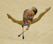 Grație plus magie. Liu Jiahui (China) a impresionat asistența la concursul de gimnastică ritmică de la Rio (foto: Reuters)
