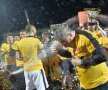 GALERIE FOTO + VIDEO Imagini de colecție de la petrecerea Astrei Giurgiu! Șumudică a venit cu fularul Rapidului, la stații s-a auzit imnul Champions League