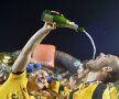 GALERIE FOTO + VIDEO Imagini de colecție de la petrecerea Astrei Giurgiu! Șumudică a venit cu fularul Rapidului, la stații s-a auzit imnul Champions League