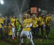 GALERIE FOTO + VIDEO Imagini de colecție de la petrecerea Astrei Giurgiu! Șumudică a venit cu fularul Rapidului, la stații s-a auzit imnul Champions League