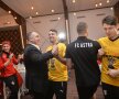 Dans și bucurie, Găman valsând cu Mihai Matei, team managerul echipei, Lung junior cu Alibec