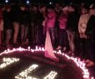 FOTO Durere fără margini » Dinamoviștii au plâns în hohote și au aprins lumânări la Urgență şi pe gazonul din Ştefan cel Mare! Jucătorii s-au alăturat