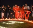 FOTO Durere fără margini » Dinamoviștii au plâns în hohote și au aprins lumânări la Urgență şi pe gazonul din Ştefan cel Mare! Jucătorii s-au alăturat