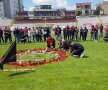 Fanii au aprins lumânări chiar în locul în care s-a prăbușit pe gazon Ekeng în timpul meciului cu Viitorul
