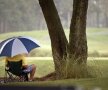 PAUZĂ LA GOLF. Pare cel mai relaxant sport din lume, dar e nevoie de mult exercițiu și de multă concentrare pentru a fi un bun jucător de golf (foto: Reuters)