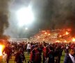 VIDEO + FOTO Au dat foc la stadion după ce echipa aproape că a retrogradat! Scene șocante într-un campionat al Europei