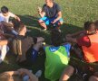 GALERIE FOTO Nu poate sta departe de iarbă! Reghecampf, profesor pentru o zi la academia sa de fotbal din Statele Unite