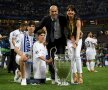 Familia Zidane. Veronique, Zinedine și doi dintre cei 4 fii: Theo, 14 ani, și Elyaz (10) // FOTO Guliver/GettyImages