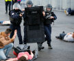Trupele poliției, în timpul simulării de ieri de la Stade de France // FOTO Reuters