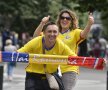 Fanii și-au adus fularele cu ei // Foto: Alex Nicodim