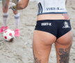 Femeile au jucat fotbal în sânii goi ► Foto: hepta.ro