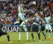 Ronaldo survolează apărarea galeză și plasează cea mai puternică lovitură de cap. 1-0 // FOTO Reuters