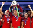 Durerea e temporară, gloria e eternă. Cristiano a suferit enorm, dar a pus mâna pe o cupă cu Portugalia, foto: reuters