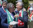 Selecționerul Santos (stânga) e felicitat de președintele țării, Marcelo Rebelo de Sousa