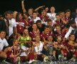 Supercupa 2007. Avea să fie ultimul trofeu cucerit de Rapid. 9 ani mai târziu, după retrogradare, insolvență și faliment, echipa a fost exclusă din Liga 1 și așteaptă lichidarea definitivă