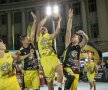 A fost spectacol sâmbătă noapte în Piața Universității! Turneul 3x3 Bucharest Challenger are loc și duminică începând cu ora 17:00