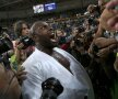 FRUMOŞII ŞI BESTIA
Judoka Teddy Riner îşi dezlănţuie bucuria alături de fani, după medalia de aur