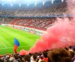 FOTO Selfie-ul unor fani steliști aflați în mijlocul coregrafiei cu City a devenit viral + Cum au reacționat jucătorii lui Reghe când au văzut mesajul "Doar Dinamo București" :)