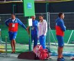 Imaginea dezolării. Novak Djokovici a izbucnit în lacrimi după ce a fost eliminat de Juan Martin del Potro, în primul tur la Rio, apoi s-a așezat smerit la coadă la autobuz, foto: Cristi Preda/GSP