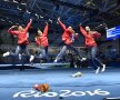 Saltul bucuriei. Spadasinele au celebrat singurul aur olimpic în manieră proprie