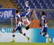 Felipe Almeida (FC Porto) a sărbătorit spectaculos deschiderea scorului în meciul retur din play-off-ul Ligii Campionilor, cu AS Roma. Portughezii s-au impus, 3-0 (1-1 în tur) și merg mai departe în grupe (foto: Reuters)