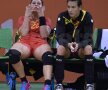 Neputință. Oana Manea și Cristina Neagu exprimând stările prin care au trecut fetele din echipa de handbal la Rio