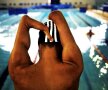 Înotătorul paralimpic Daniel Dias face stretching înainte de o sesiune de antrenament la bazinul din Braganca Paulista, foto: reuters