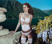 FOTO Marea provocare: cine e mai sexy? Irina Shayk sau dublura ei din Slovenia?