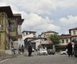 Centrul vechi al oraşului păstrează patina timpului în care a fost ridicat, cu prăvăliile de pe vremea lui Ataturk