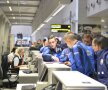 Steliano Filip şi colegii săi s-au înghesuit la check-in
