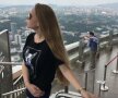 VIDEO&FOTO Elevii au filmat-o în timpul orei și au pus clipul pe net: ”E cea mai sexy profesoară de mate!”