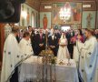 Mirii, naşii şi invitaţii au asistat emoţionaţi la ceremonia religioasă