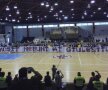 VIDEO și FOTO Fanii giuleșteni au creat o atmosferă senzațională în Sala Rapid, la derbyul cu Dinamo de la handbal! Interviurile de după meci, amânate: "Nu auzim nimic!"